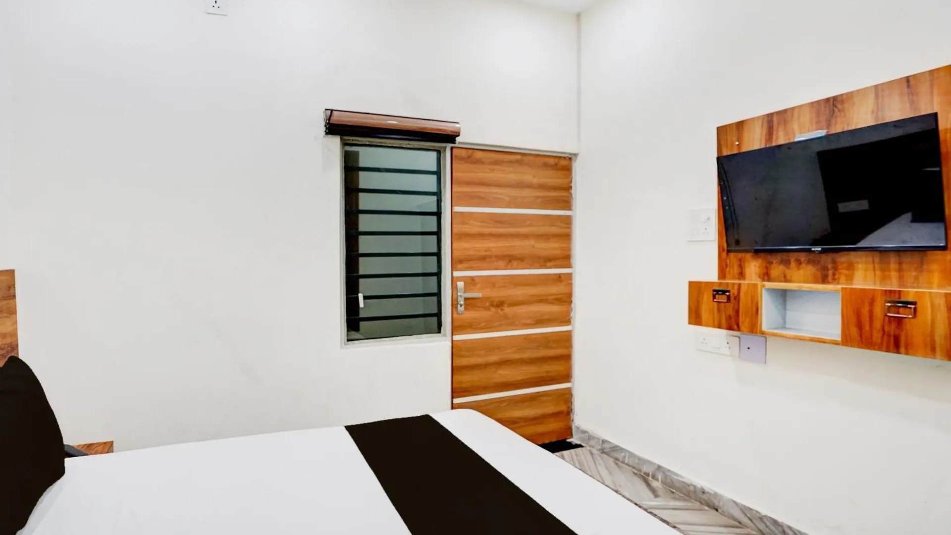 Hotel O Sher-E-Punjab Hotel & Restaurant Agra