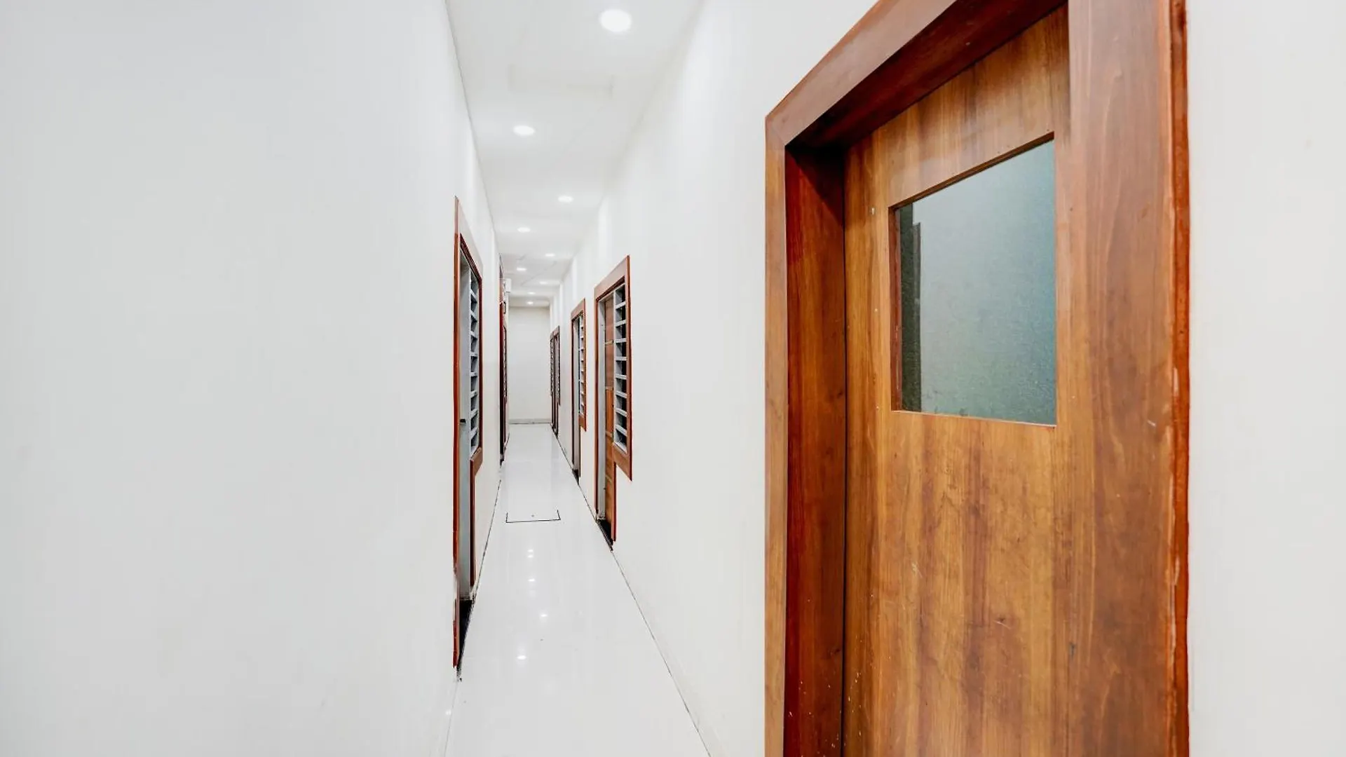 ***  Hotel O Sher-E-Punjab Hotel & Restaurant 아그라 인도