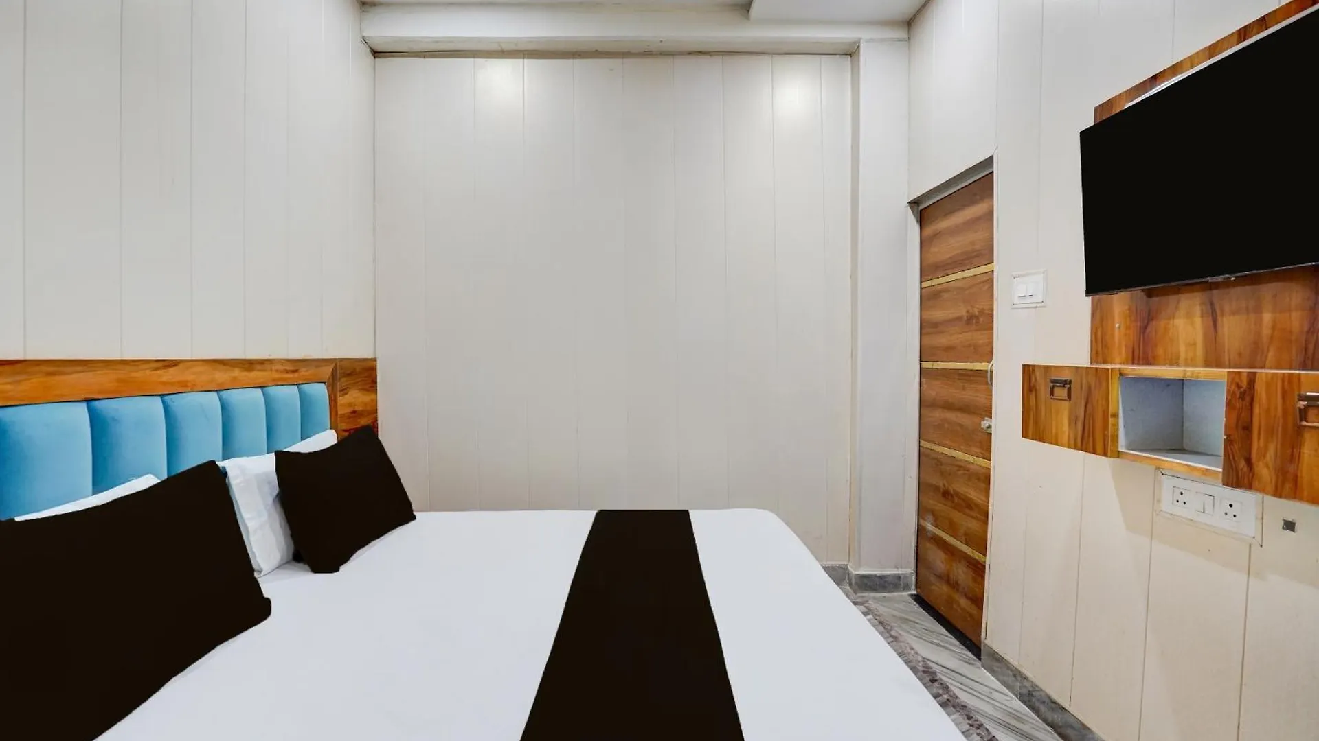 Hotel O Sher-E-Punjab Hotel & Restaurant Agra
